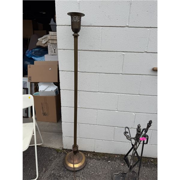Floor lamp
