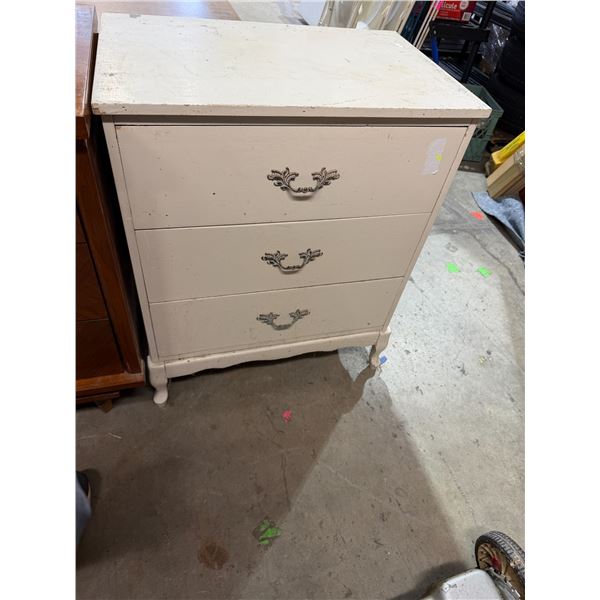 3 drawer dresser 24 1/2" x 16" x 31" tall
