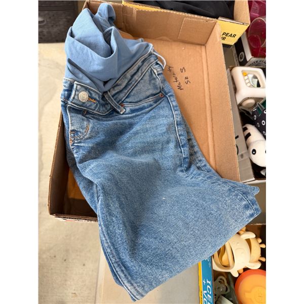 Maternity pants size small