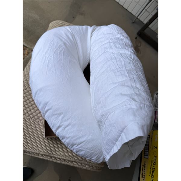 Pregnancy breast-feeding pillow