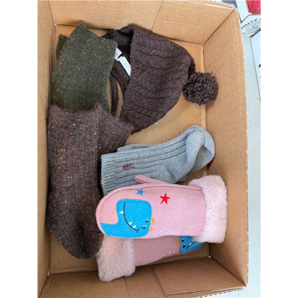 Baby socks mitts