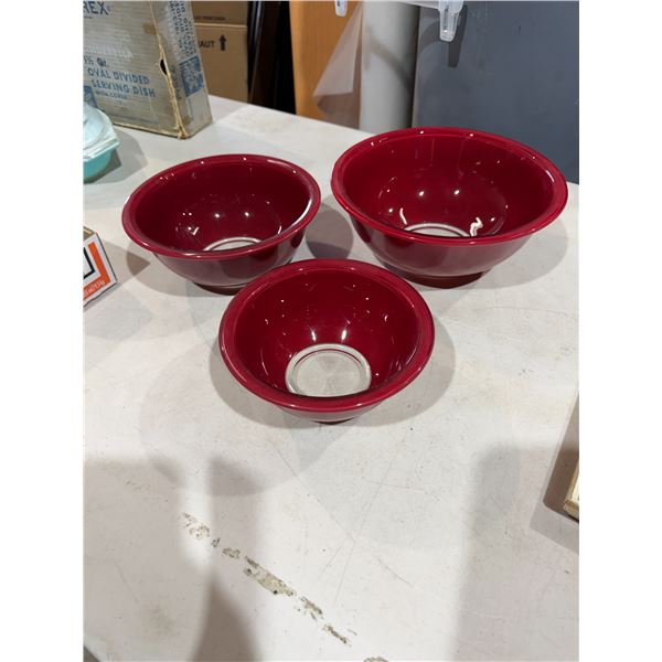 Pyrex mixing bowls
