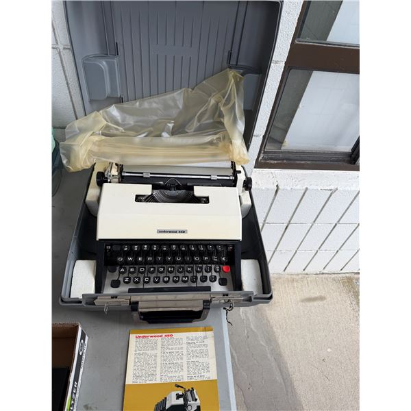 Underwood 450 typewriter