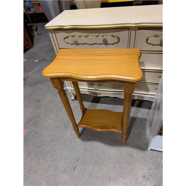 Side table entry table 20" x 11" x 29" tall