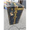 Image 2 : Dresser trunk