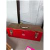 Image 1 : Toolbox and contents