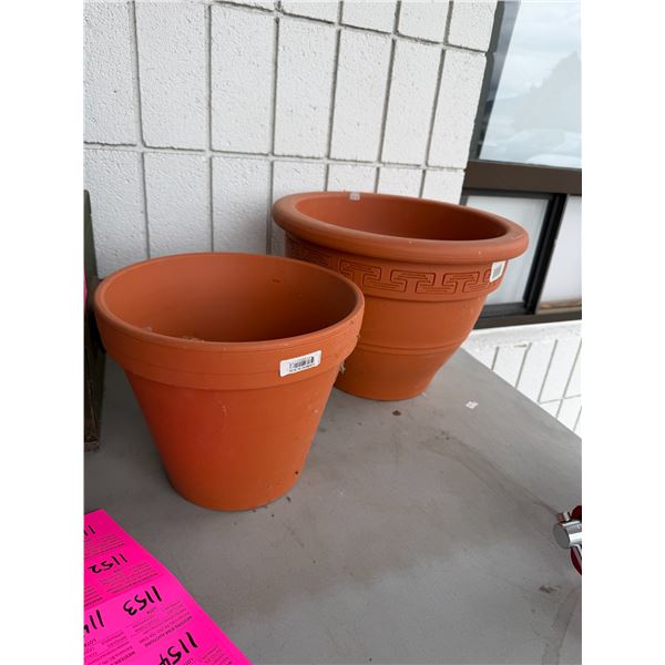 2 planters