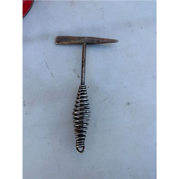 Chipping, welding tool