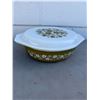 Image 1 : Vintage lidded Pyrex baking dish 2 1/2 quart