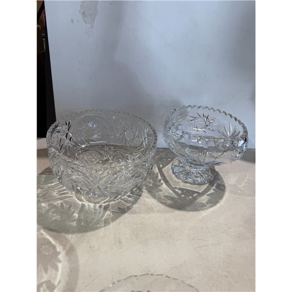 2 crystal bowls