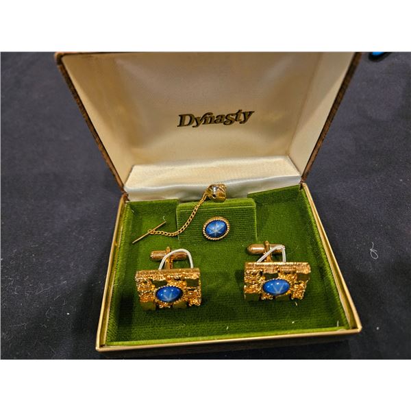 Dynasty cufflink set