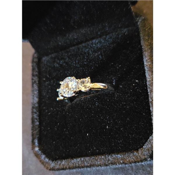 1.0ct Trinity ring - resizeable