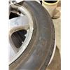 Image 2 : tires