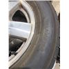 Image 3 : tires