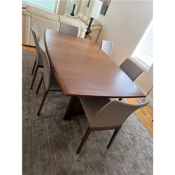 Teak table and chairs table had draw leaf chairs skovby made in Denmark table 72.5x44