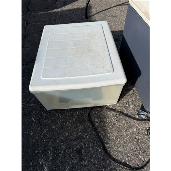 Storage drawer