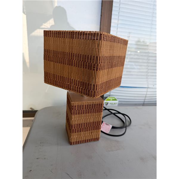 Table lamp