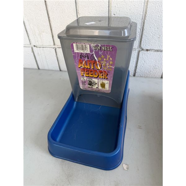 Auto feeder