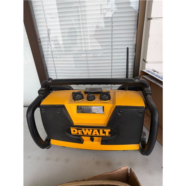 DeWalt radio