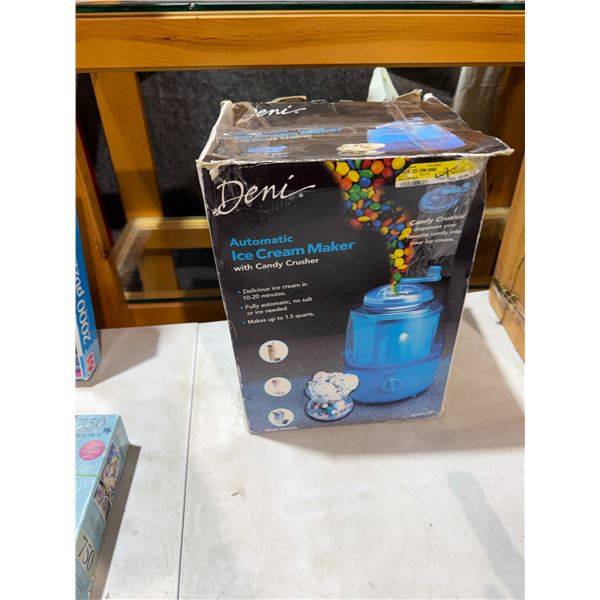 Ice cream maker