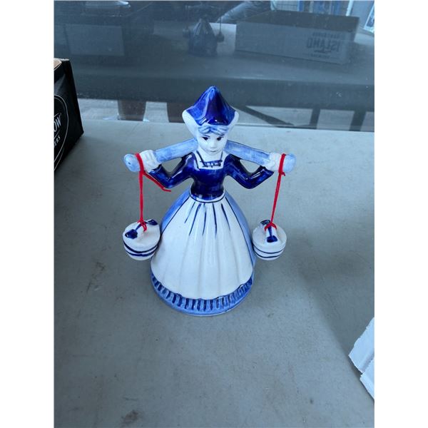 DELFT Blue figurine