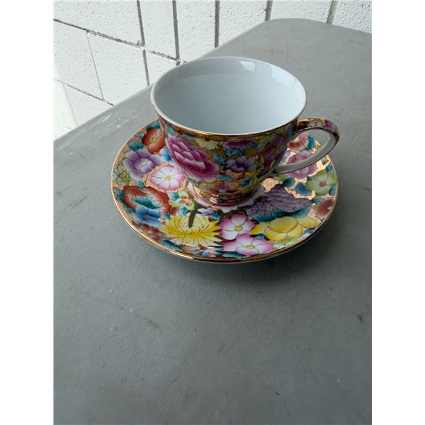 Fifth Avenue Collection tea cup and sauce