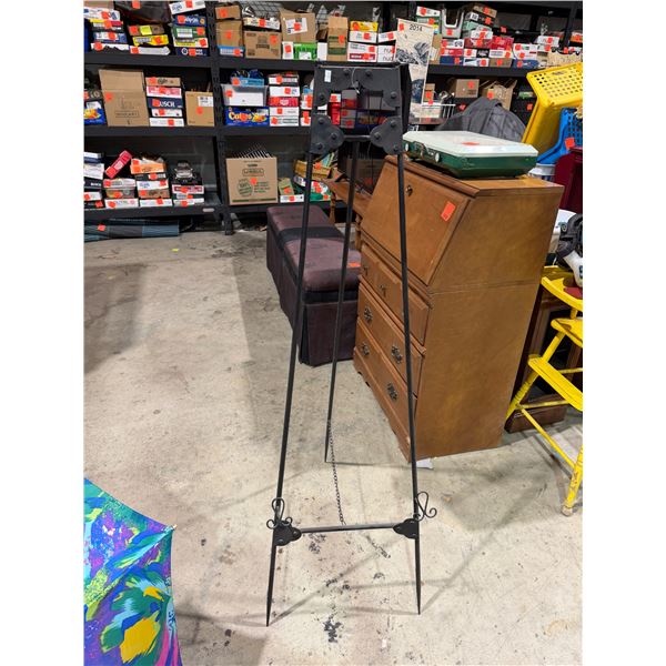 Easel