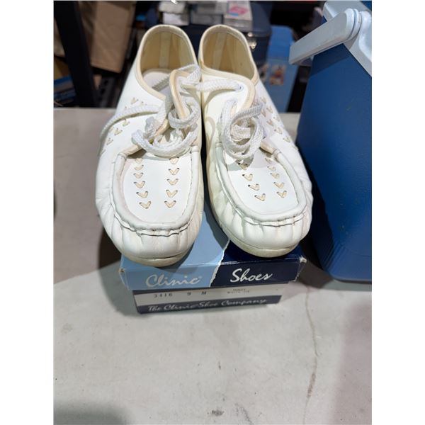 Shoes size 9