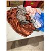 Image 1 : Clothing size small