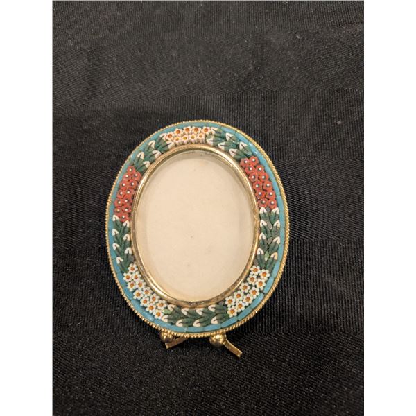 Mini picture frame