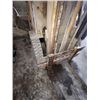 Image 6 : CAT 420 V40C FORKLIFT : RUNS/ LIFTS : NO LEAKS