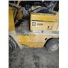 Image 8 : CAT 420 V40C FORKLIFT : RUNS/ LIFTS : NO LEAKS