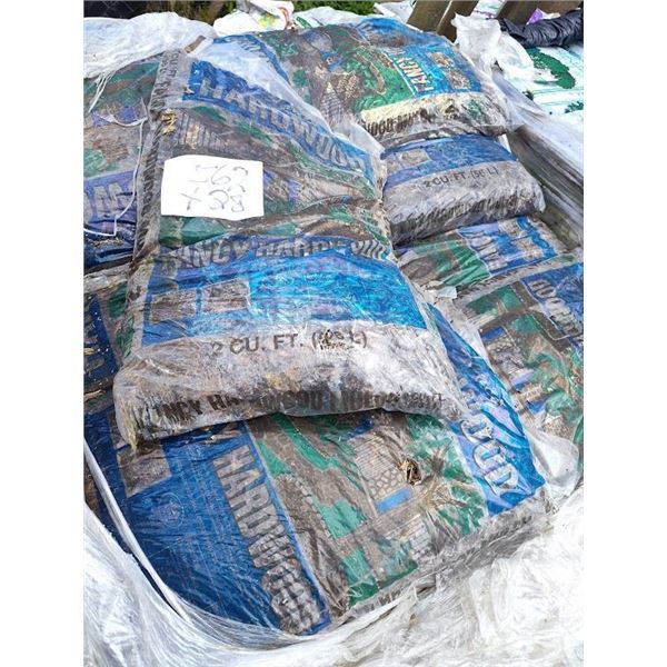 Hardwoods Landscaping Mulch / 2 Cubic Ft Bags