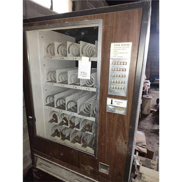 SNACK VENDING MACHINE (WORKED WHEN IT WAS  PARKED)