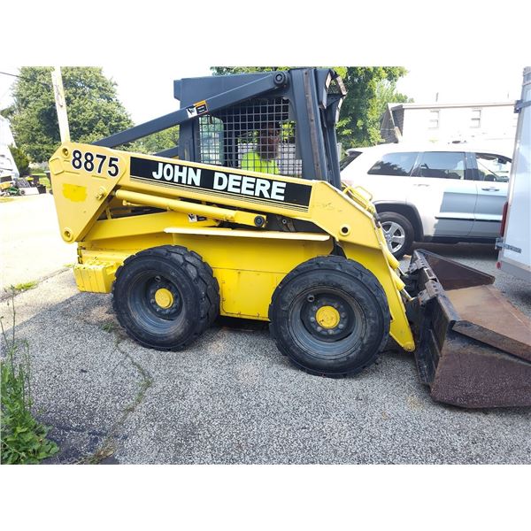 JOHN DEER 8875 SKID LOADER