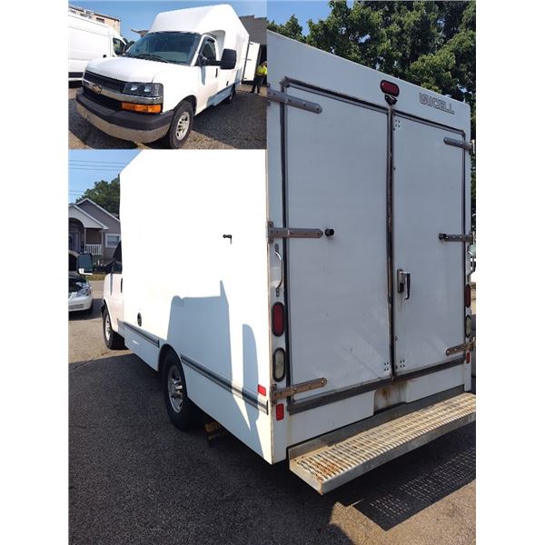SUPER NICE  2015 CHEVY  CARGO VAN / UNICELL CARGO BOX