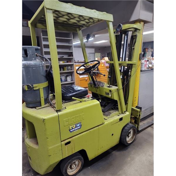 CLARK C500-30 FORK TRUCK / SIDE SHIFT / VERY GOOD CONDITION