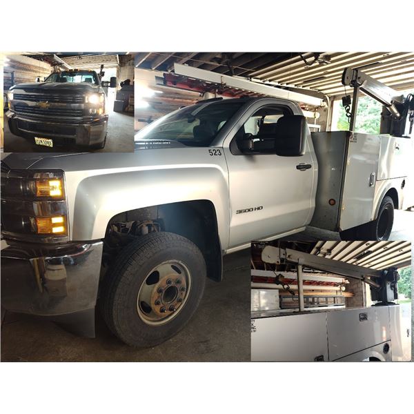 2015 CHEVY 3500 SERVICE TRUCK WITH AUTO BOOM