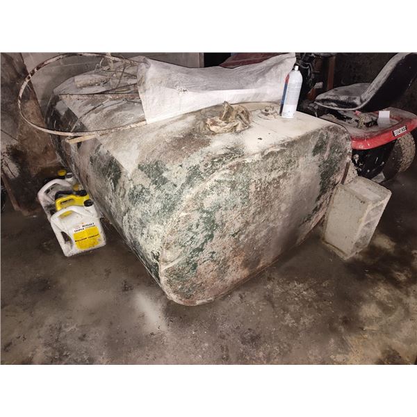 APPROX. 250 GALLON FUEL TANK (TANK IS IN GOOD CONDITION)