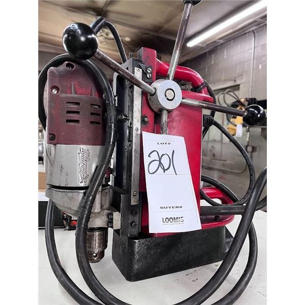 MILWAUKEE MAGNETIC DRILL