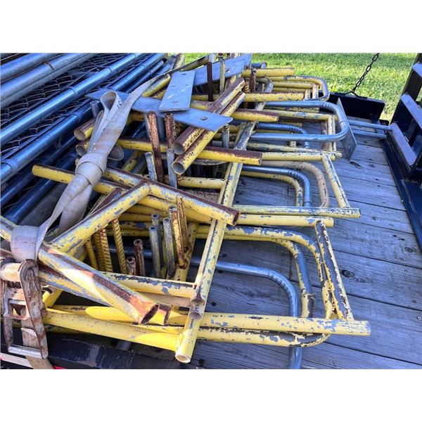 BUNDLE LOT OF PORTABLE STANDS FOR PORTABLE FENCE