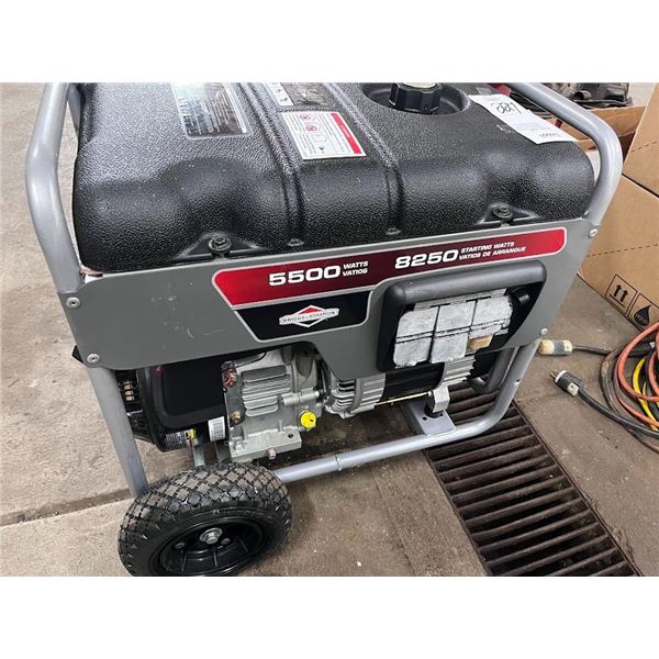 NEAR NEW BRIDGE AND STRATON ENGINE/ 5500 W/ 8250 WATT STARTING WATT GENERATOR
