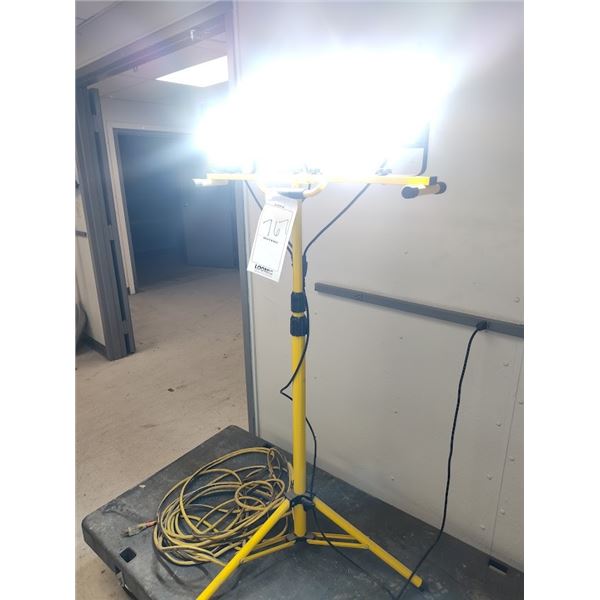 3 HEAD LED WQRK LIGHT / SUPER BRIGHT