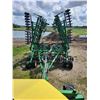 Image 34 : JD 1830/1910 Air seeder, 4 meter cartridges, 41 ft, 10 inch spacing, 3 inch packer wheels, blockage