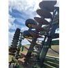 Image 8 : JD 325 26 ft Disc, 22 inch smooth blades, Locked in transport, SN. A00335E011601
