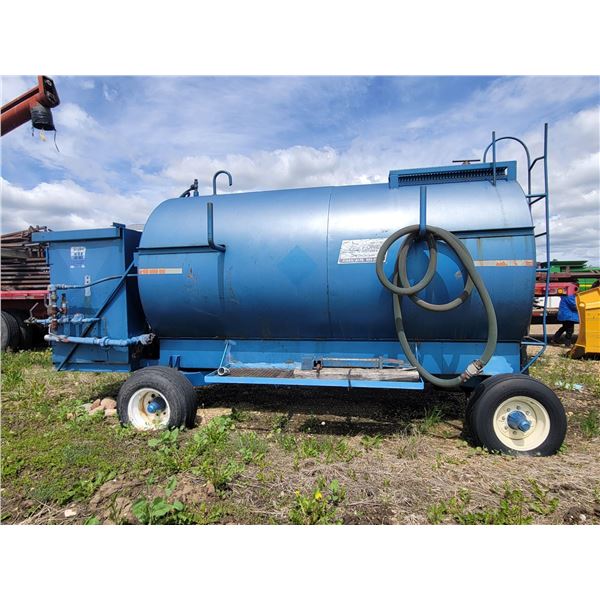 2,000-Gal water tank c/w high pressure motor driven pump, 25 Hp Onan motor, Kat 3 cyl. Pump c/w fire