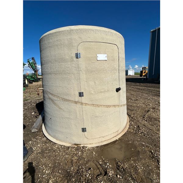 10 Ft  Fiberglass hut c/w propane catalytic heater