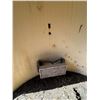 Image 7 : 10 Ft  Fiberglass hut c/w propane catalytic heater