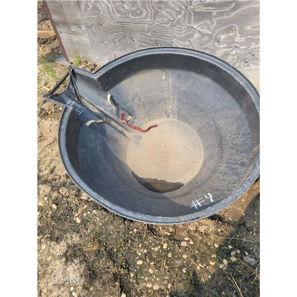 Black approx. 47 inch round hopper