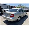 Image 3 : TOYT CAMRY 2003 SALV T/DONATION